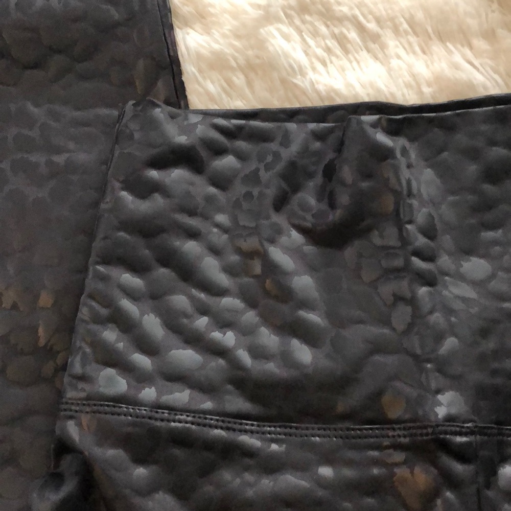 Love Tree Leopard Faux Leather Animal Legging Black Size Small Medium Large - Picture 4 of 15